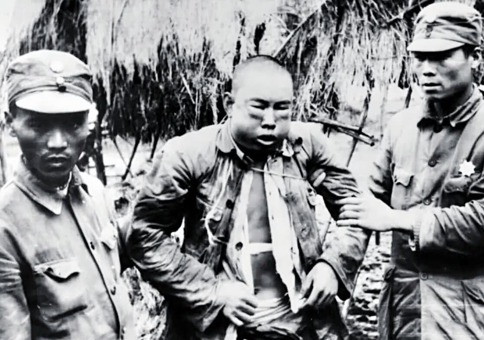 抗日|镜头下真实的日本鬼子，图3小鬼子被揍的鼻青脸肿，图5“最美抗日女兵”