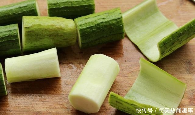 7月必吃的菜,简单一炒比肉还香,营养美味,女儿最爱