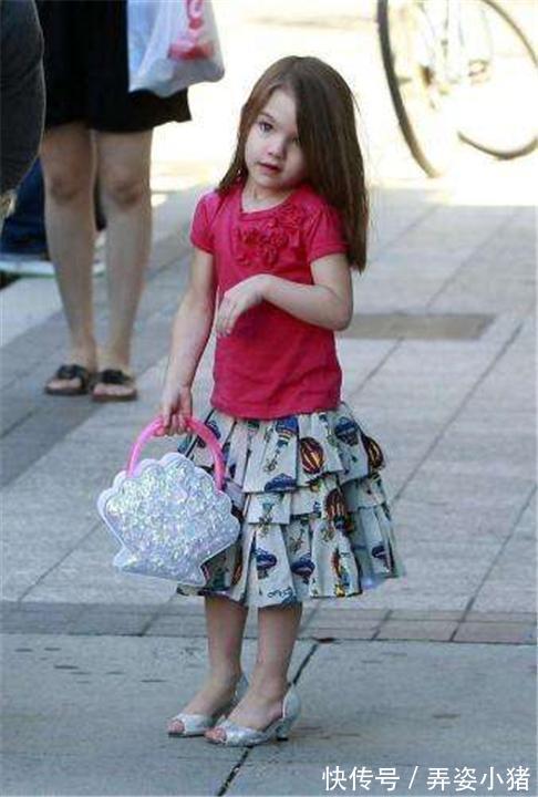 孩子|8种凉鞋被列入“黑名单”,娃穿了易O型腿、足外翻,家长别买了