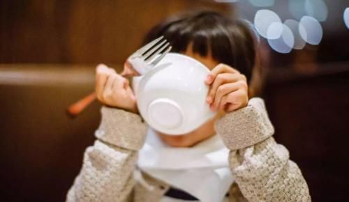 饭菜|3岁宝宝不爱吃饭,爸爸说饿他一下就吃了,营养师姑姑来支招