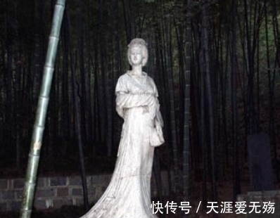 伤心#李白很伤心的一首词,短短4句,写尽等候之人的忧愁,流传千古