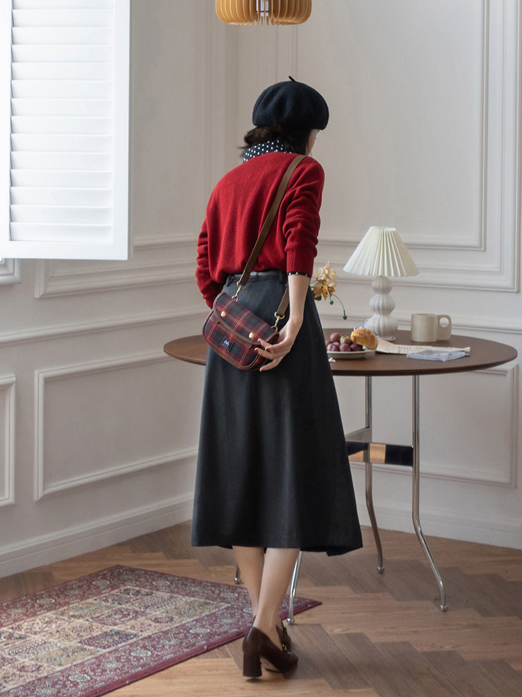 穿搭 秋冬季穿什么样的针织衫才好看?羊毛衫和绞花羊毛开衫,高级洋气