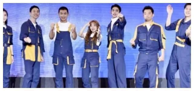 原來baby和《跑男》積怨已久?當年導演親自選的新人,發(fā)布會占據(jù)C位