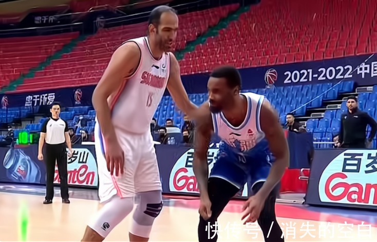 哈達迪|新疆男籃97-102狀態(tài)低迷 韓碩三分球致勝