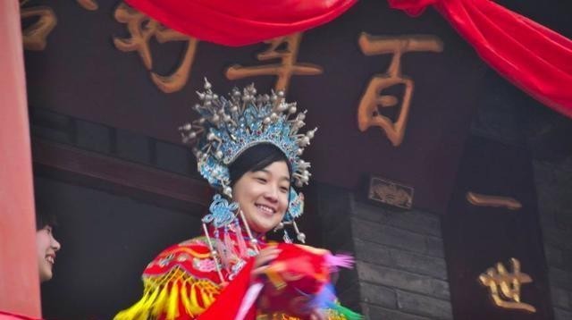  雄兵|才女出一上联征婚，“一杆银枪能挡雄兵百万”，乞丐巧妙对出下联