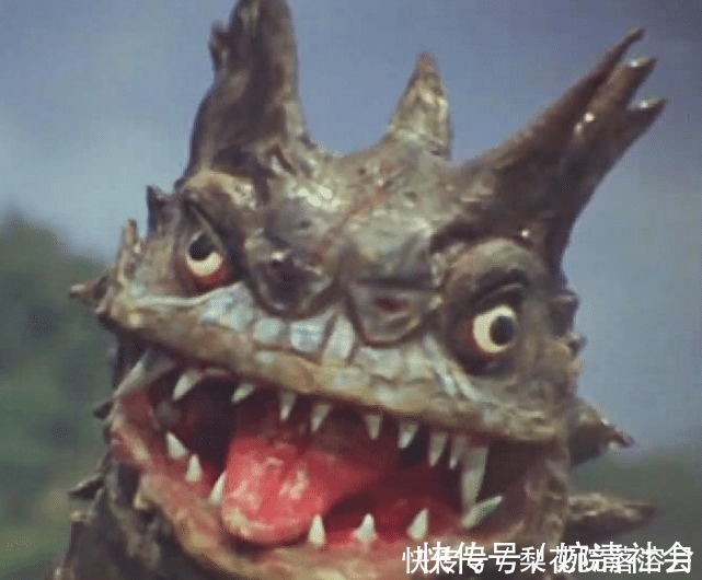 初代|百慕拉进化史,变好看我忍,长出大角我也忍,变成奥特曼是咋回事