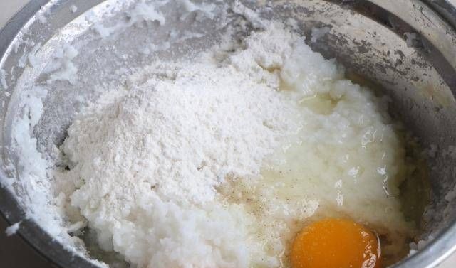 韭菜鸡蛋新吃法,比韭菜盒子简单,比煎饼好吃,早餐连吃3天不腻