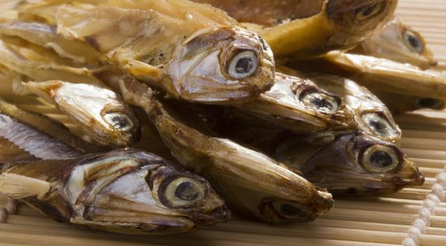 云台冰菊|高血压患者不能吃大蒜?医生提醒:除大蒜外,还要少碰这2种食物