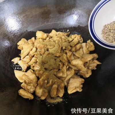 孜然粉|鸡胸肉这样做老好吃了-孜然鸡肉片