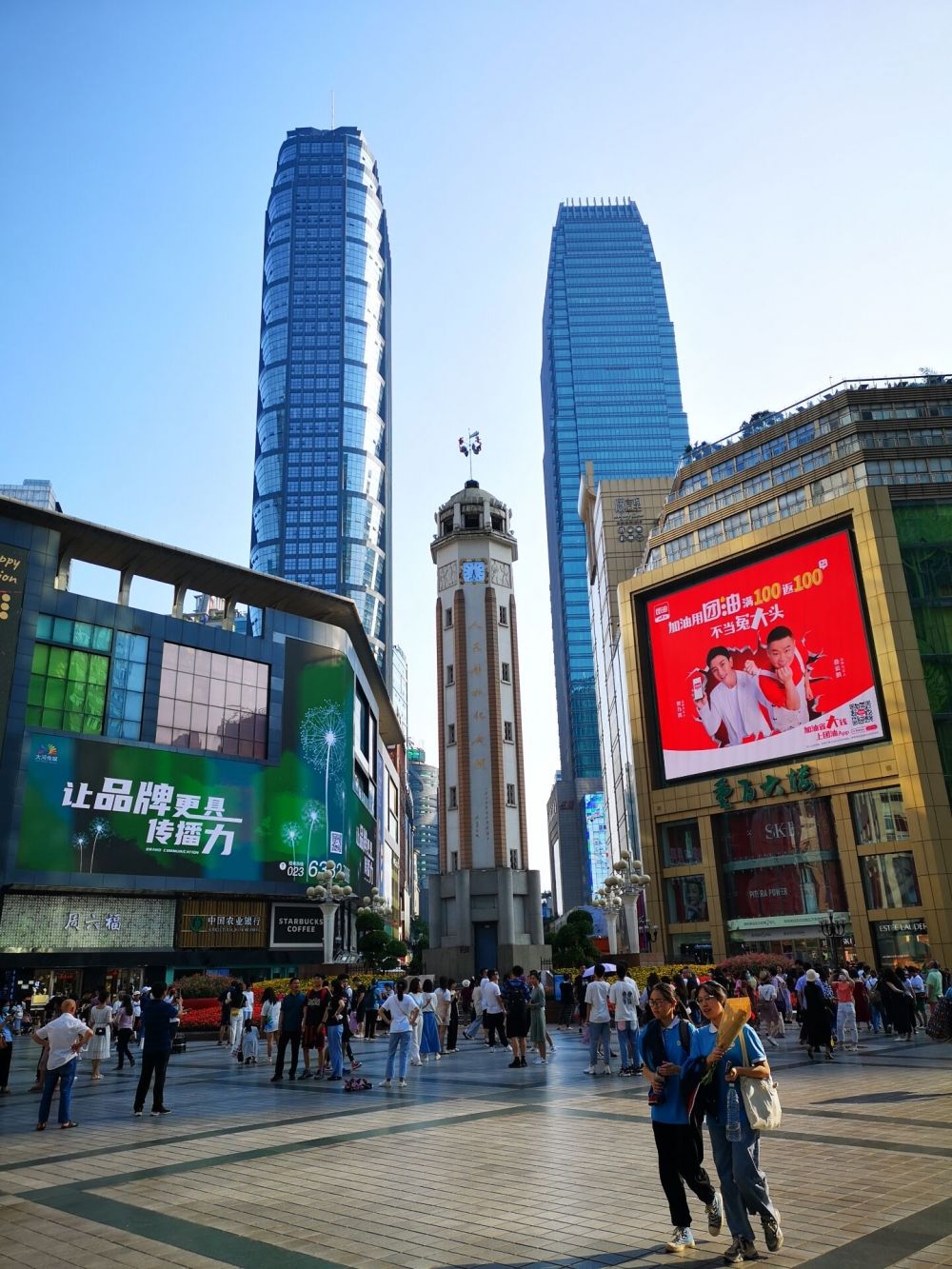 重庆旅游市场加快复苏背后，记者实地探访重庆一日团|上游观察 | 重庆