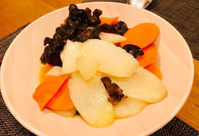 春天,少吃白菜土豆多吃它,清肠去脂解油腻,简单一炒比肉香