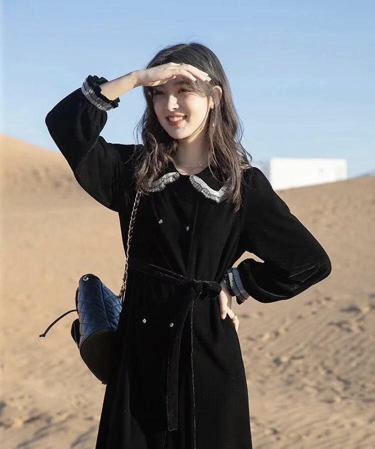 穿搭|秋冬怎么穿才洋气,试一试“丝绒连衣裙”端庄优雅,漂亮大方!