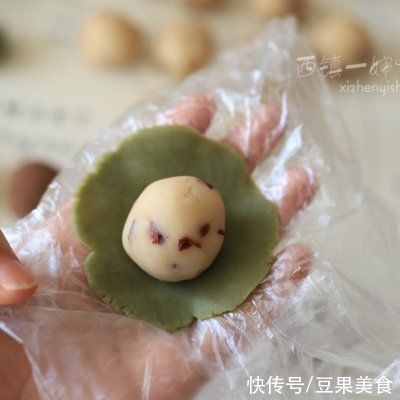 蔓越莓丁|免烤多层咖啡月饼