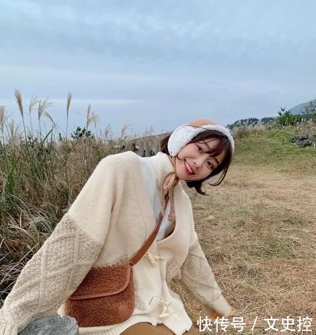 在家就别穿睡衣了,“奶奶衫”就算宅一周都很精致,还巨显瘦