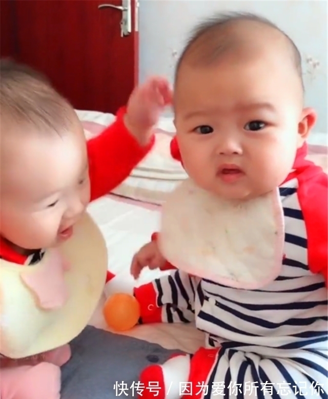 哥哥|哥哥你就比我大三分钟,至于欺负,网友:可爱的双胞胎