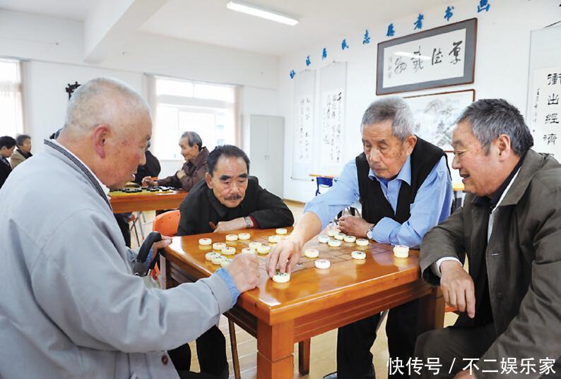 健脑|别再把“梳头”当做健脑之法了!老人要想护脑,请牢记3大招!