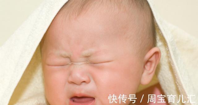 右侧位|为什么新生儿老是吐奶,睡觉不扎实?了解原因和预防方法,不焦虑