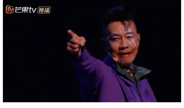 算你狠|陳小春和張智霖?fù)肀r(shí)噘嘴，網(wǎng)友：應(yīng)采兒和袁詠儀什么時(shí)候來現(xiàn)場