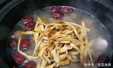 失眠最怕這道湯，隔2天喝1碗，一覺睡到自然醒，想睡不著都難