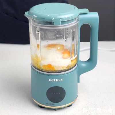 鸡蛋牛奶|早晨来一碗小米发糕，大人小孩都爱吃