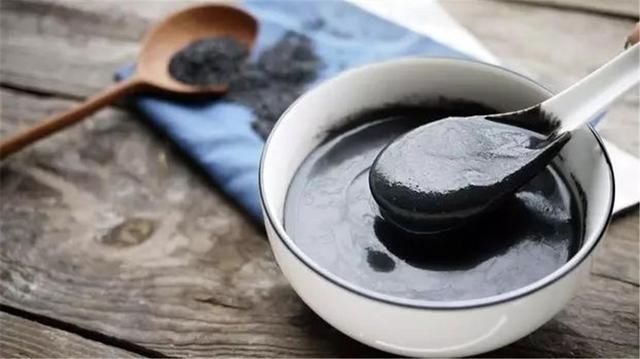 新生儿头发稀少只因遗传？做好这5点宝宝头发浓又密，赶紧学起来