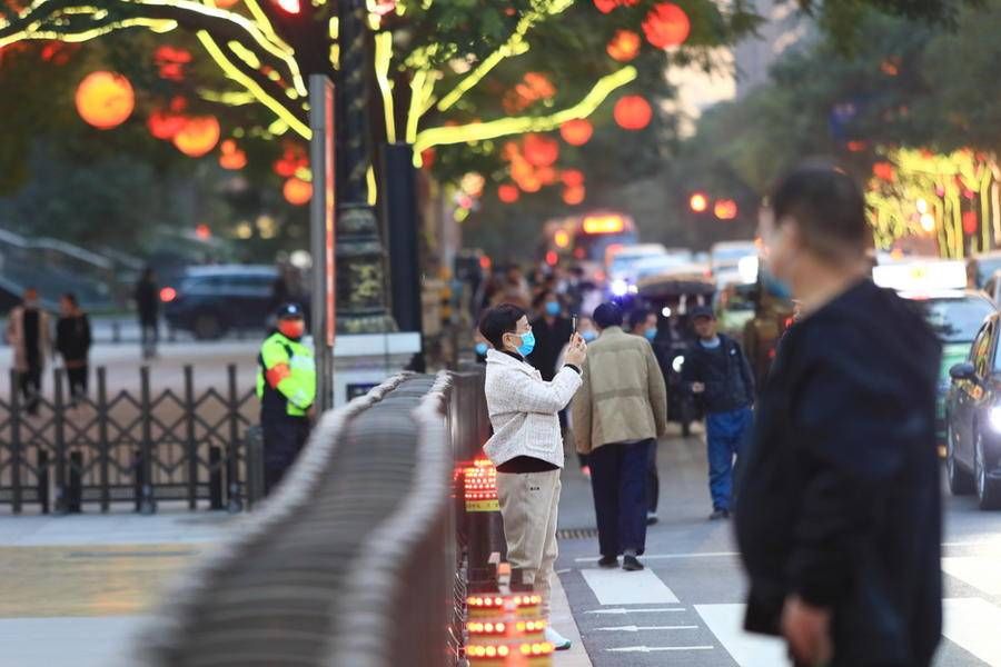 大唐|西安多景区暂时关闭，对大雁塔南广场地毯式消杀