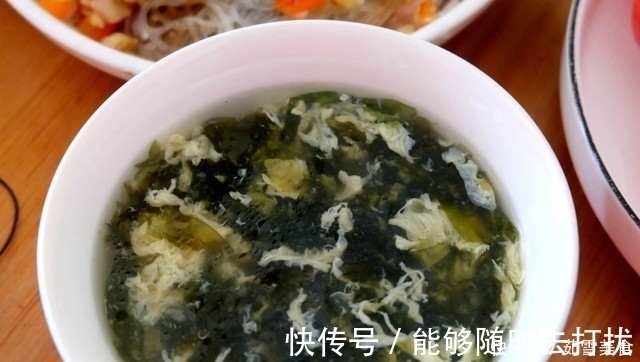 家常|晒晒中午饭，四菜一汤，主食跟菜一起出，家常味道，做法超简单