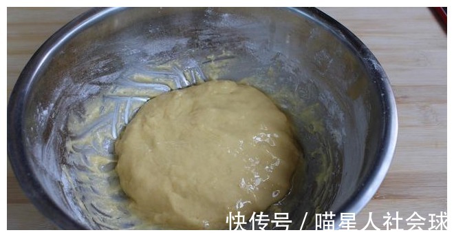 桑葚酱|家里没烤箱,分享一个用电饭煲做面包的方法,松软好吃比卖的还香