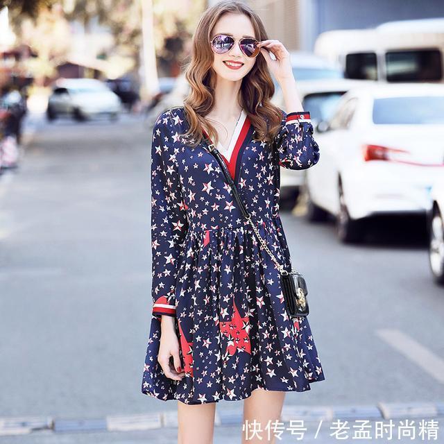印花纹 初春连衣裙这么穿,彰显优雅女人味