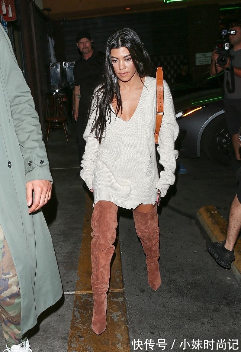 穿搭 过不过时不重要,会穿的女人都爱棕色单品,把过时款穿出高定效果