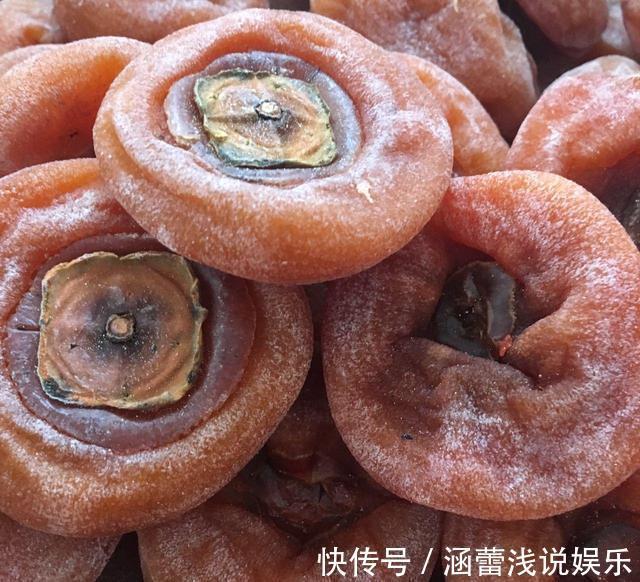 家里柿子太多怕放坏，教你一招快速成干，柿饼香甜柔软有嚼劲
