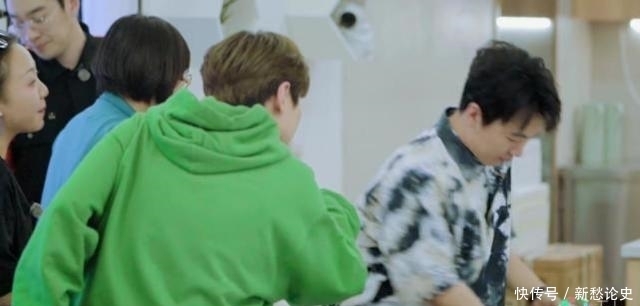 宋丹丹|15个明星嘉宾一起开会,李雪琴毫不留情,直白表示谁都不喜欢开