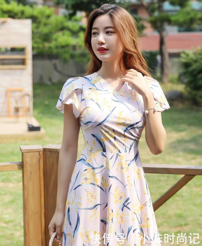 白色|气质美女驾驭白色连衣裙, 清新自然又有女人味