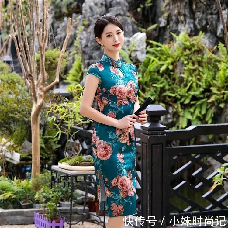 言谈举止|真正气质的女人,不一定要穿大牌,一袭复古旗袍足以让她惊艳世界