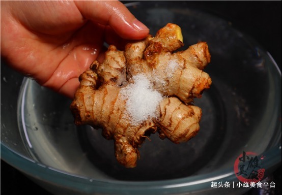 生姜加鸡蛋,90多岁奶奶吃了半辈子,越吃越健康,省钱又实用