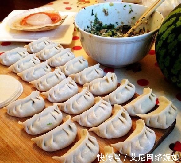饺子皮|包饺子别用手捏了，教你正确做法，快速不脏手五分钟一屉