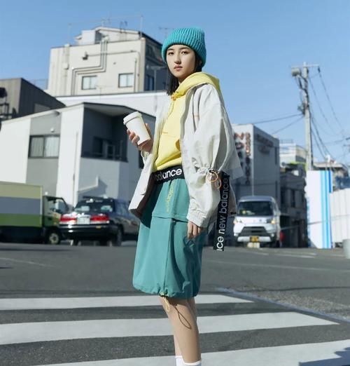 飘带|张子枫如今都成大美人了！戴上飘带贝雷帽，美成动漫里的女主角了