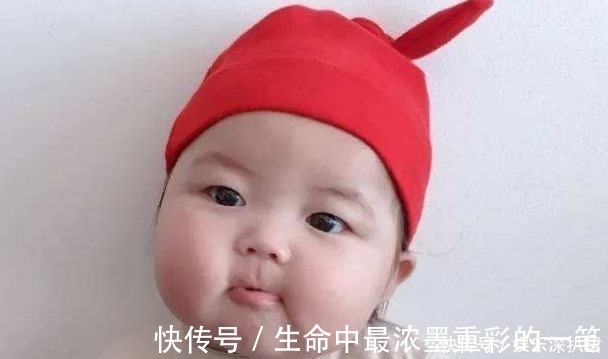 台布|婴儿会懂得如果伸开脚，即便碰不到玩具，也会靠得近些的道理