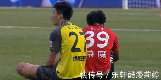 袁甲|备受认可!解说员赞郑智对比卡纳瓦罗,一下子就知道谁行谁不行