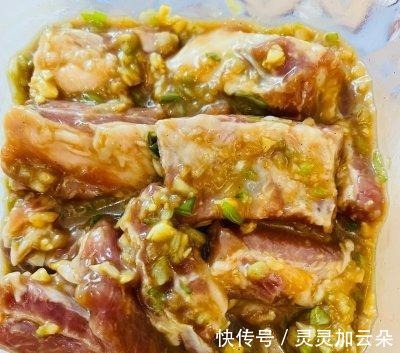 炸锅版|周末和美味的空气炸锅版蒜香烤排骨更配哦!