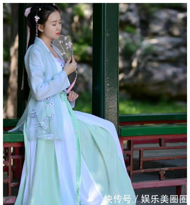 佩香@相见欢|青丝如瀑为谁留?无言独上西楼月如钩