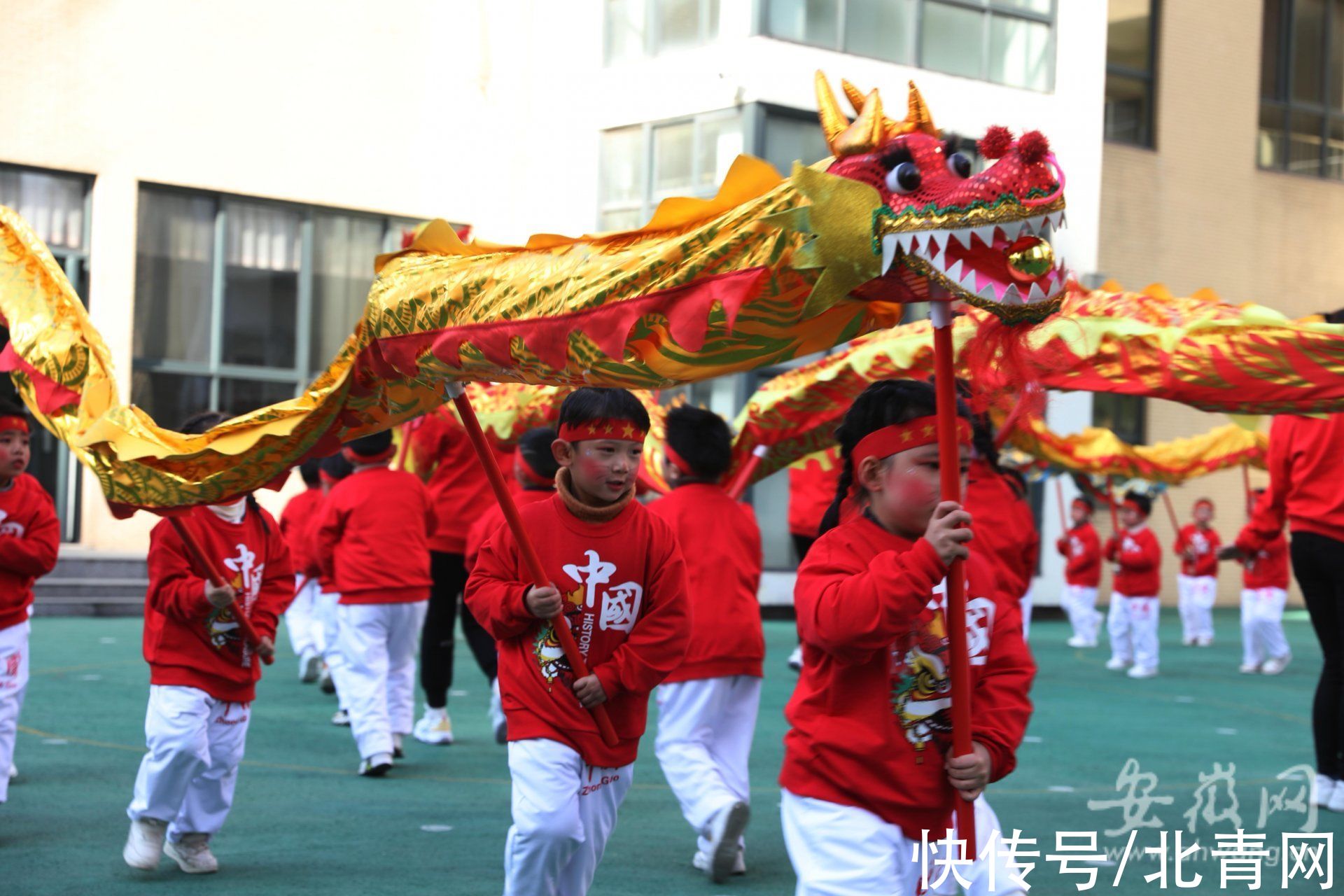 大皖|芜湖：萌娃“龙腾虎跃”迎新年