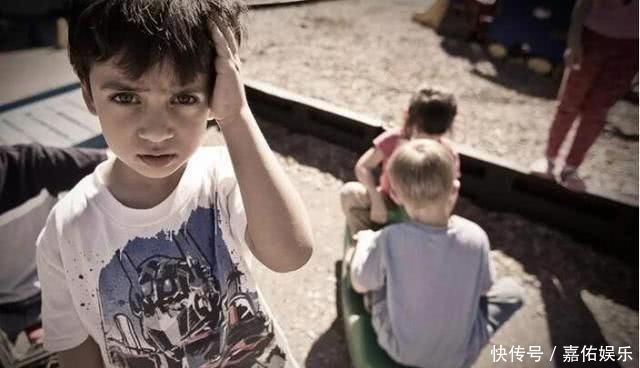 妈妈的化妆品总是不翼而飞,查看女儿书包后,眼前的一幕哭笑不得