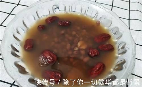 百合|长期失眠,精神差?常喝它,一躺床就睡到天亮,无梦白天精神