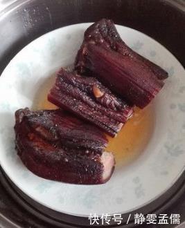 妙招|炒腊肉时,别直接下锅炒!大厨教你这2招,腊肉咸香美味,好吃!
