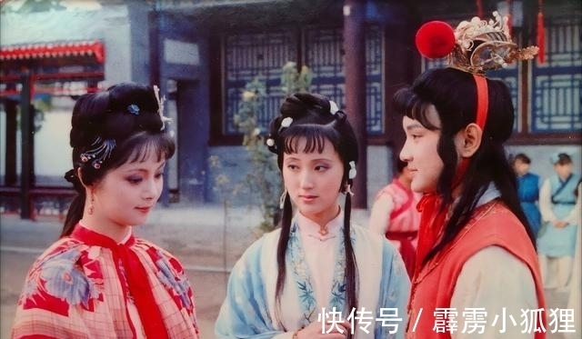 红色!贾宝玉为啥喜欢红色?与林黛玉有关,曹雪芹的心思太绝妙!