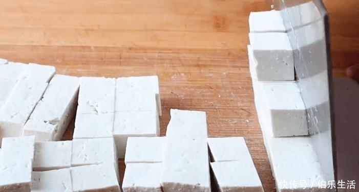 爽口|鲜香软嫩的茄香豆腐,甜鲜爽口,营养好吃,孩子喜欢的辅食菜肴