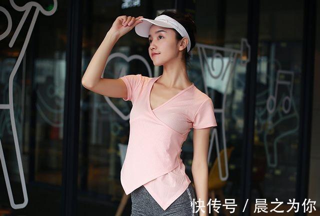 打底裤 -紧身打底裤美女,散发着高贵优雅的女人味,同时彰显出纤细身材