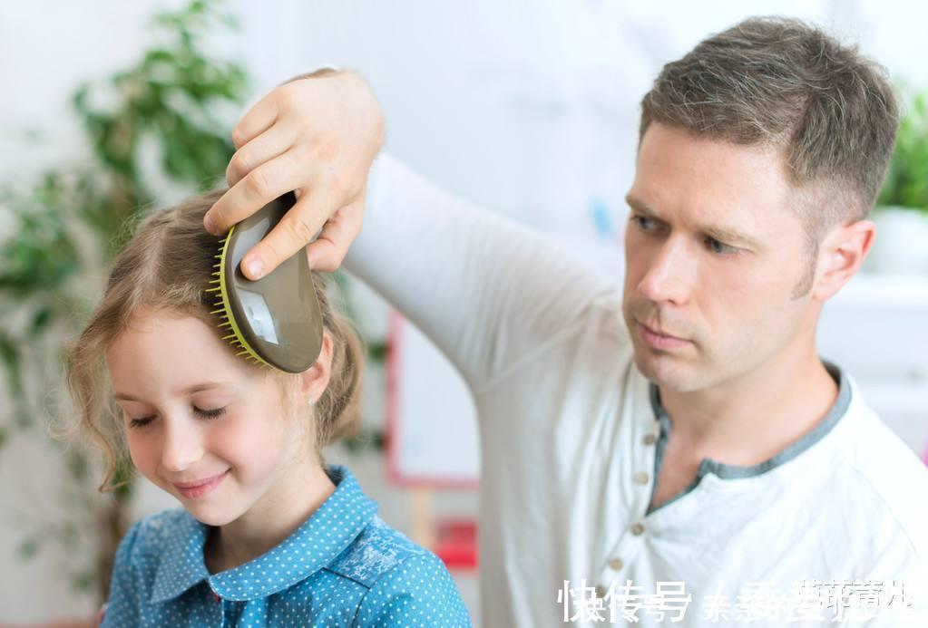 宝宝|女孩因发量惊人走红,一头乌黑靓丽的头发让网友表示很羡慕