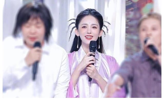 张雨绮|继谢娜张雨绮后,又一女星成《快本》常驻主持,一来就是八期!